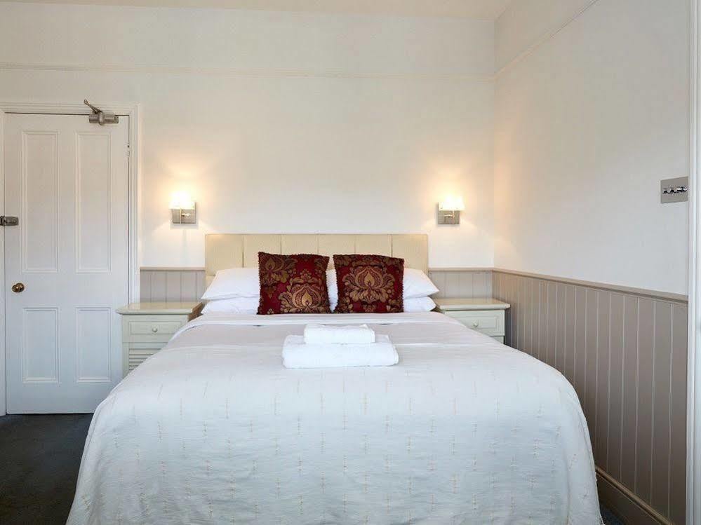 The George Inn โรเบิร์ตส์บริดจ์ ภายนอก รูปภาพ