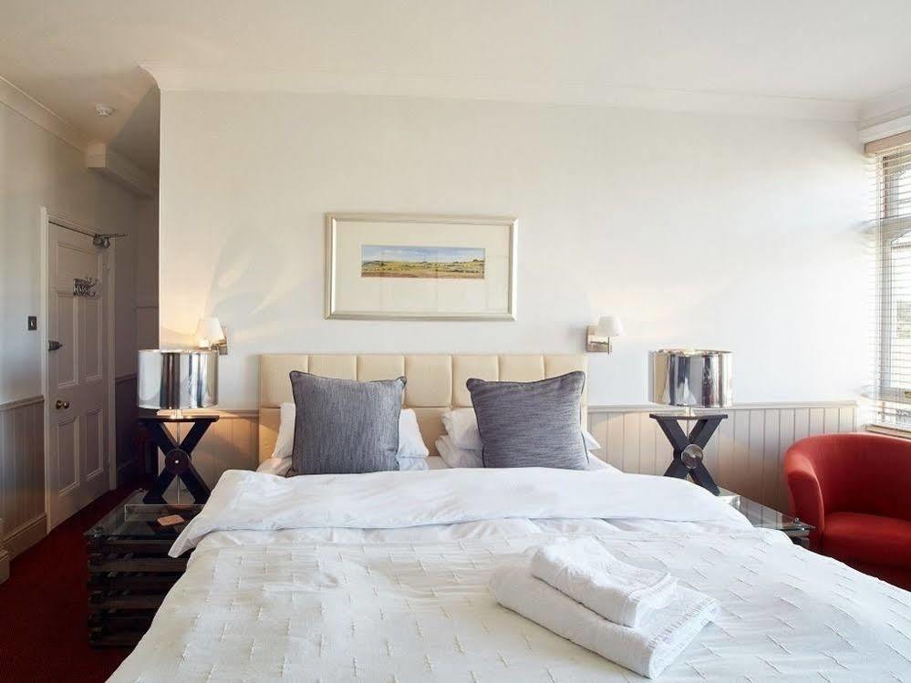 The George Inn โรเบิร์ตส์บริดจ์ ภายนอก รูปภาพ